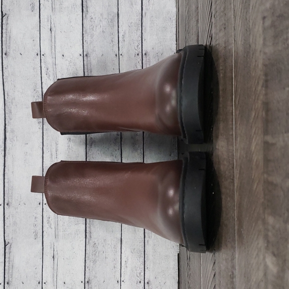 Coach-Lyden Pull On Chunky Lug Sole Bootie Walnut Size 5.5M - Picture 3 of 13